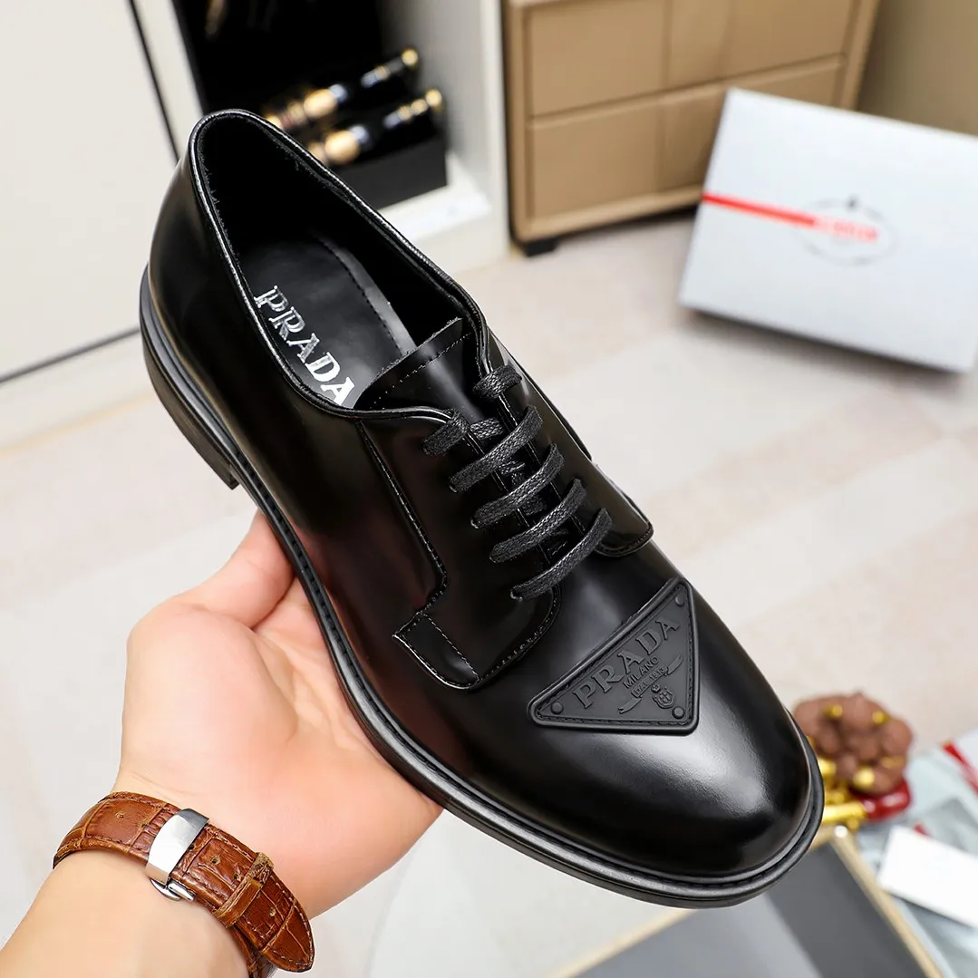 Men's shoes 💰620 💰💰🎩🎩【Prada】Counter 1:1⬆️original reproduction, absolute quality🆗original outsole, high-quality imported rubber, wear-resistant and non-slip, never degummed, upper material: imported first-layer cowhide➕anti-slip foam outsole, official website material, inner material: water-dyed leather lining, 3 colors available! Code number 38-44 (45. Can be customized)